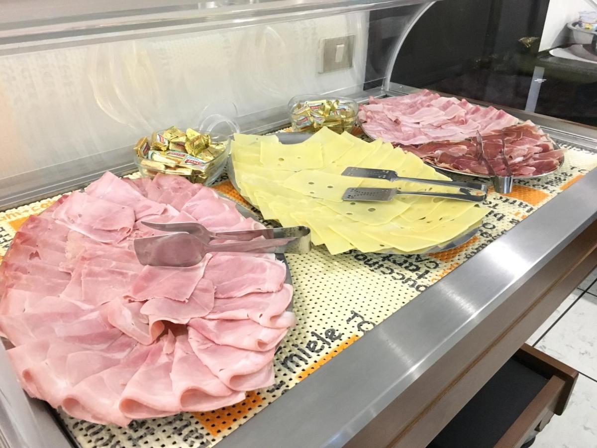 马尔彭萨机场酒店 罗纳特波佐罗 外观 照片